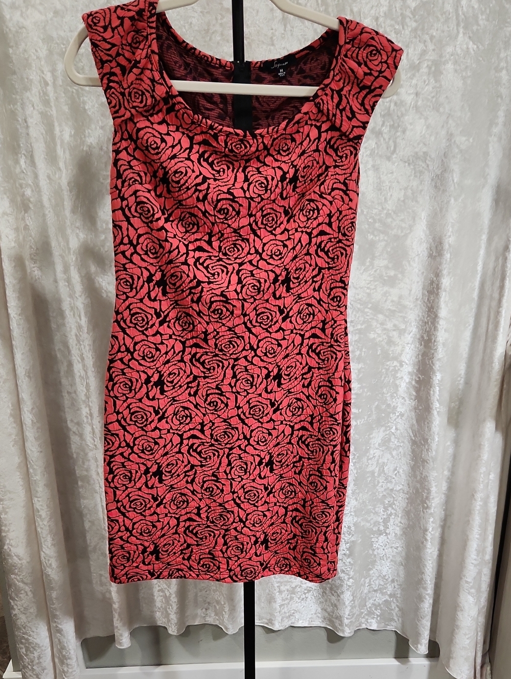M Soprano Red and Black Rose-Print Sheath Dress